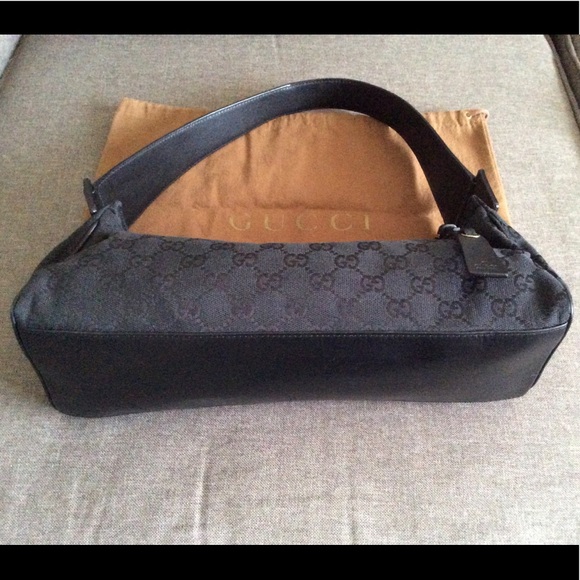 Authentic Gucci Shoulder Handbag - Picture 4 of 10